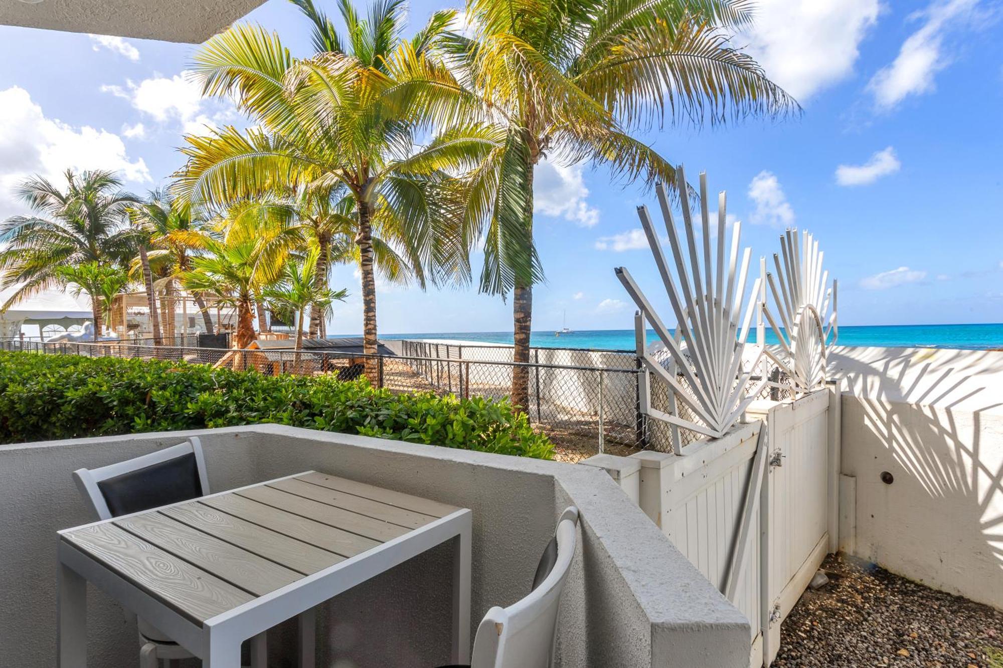 Maho Beach House - Petite Studio - Beach Access Eksteriør bilde