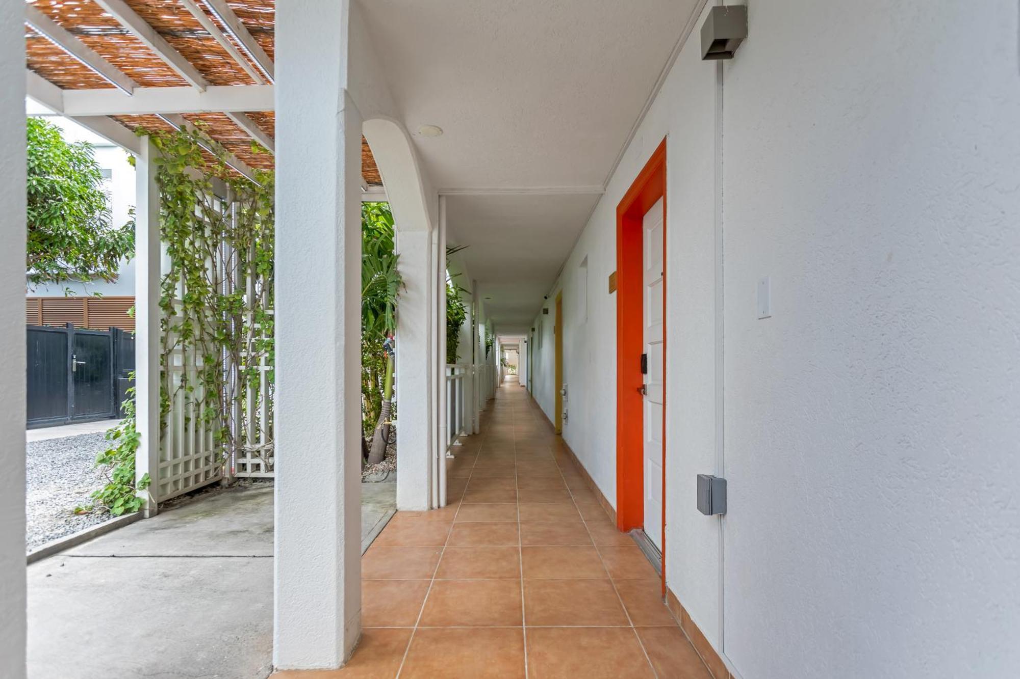 Maho Beach House - Petite Studio - Beach Access Eksteriør bilde