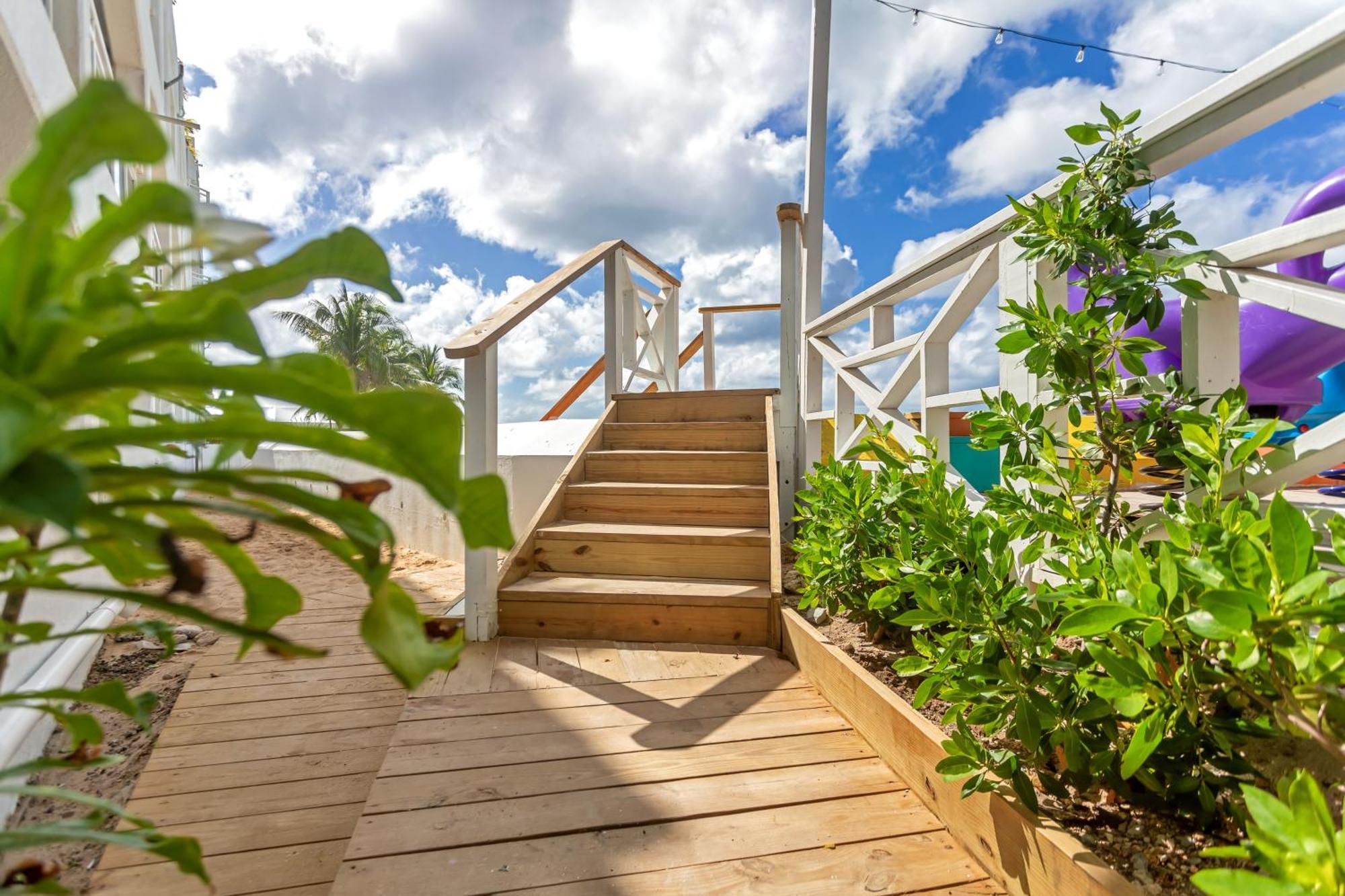 Maho Beach House - Petite Studio - Beach Access Eksteriør bilde